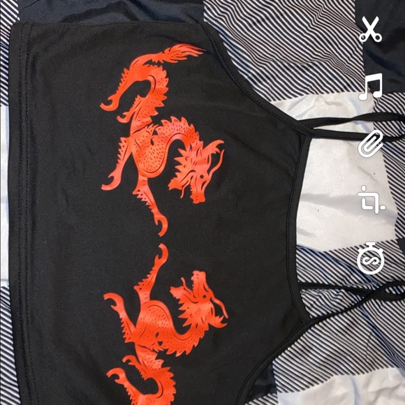 Two crop tops - Picture 2 of 2